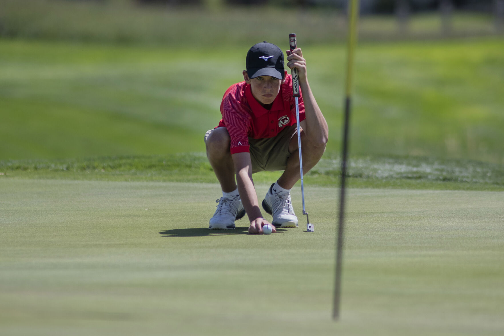 Jake Legg birdie putt